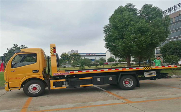 福建定远24小时拖车救援电话号码，定远道路救援公司怎么收费的